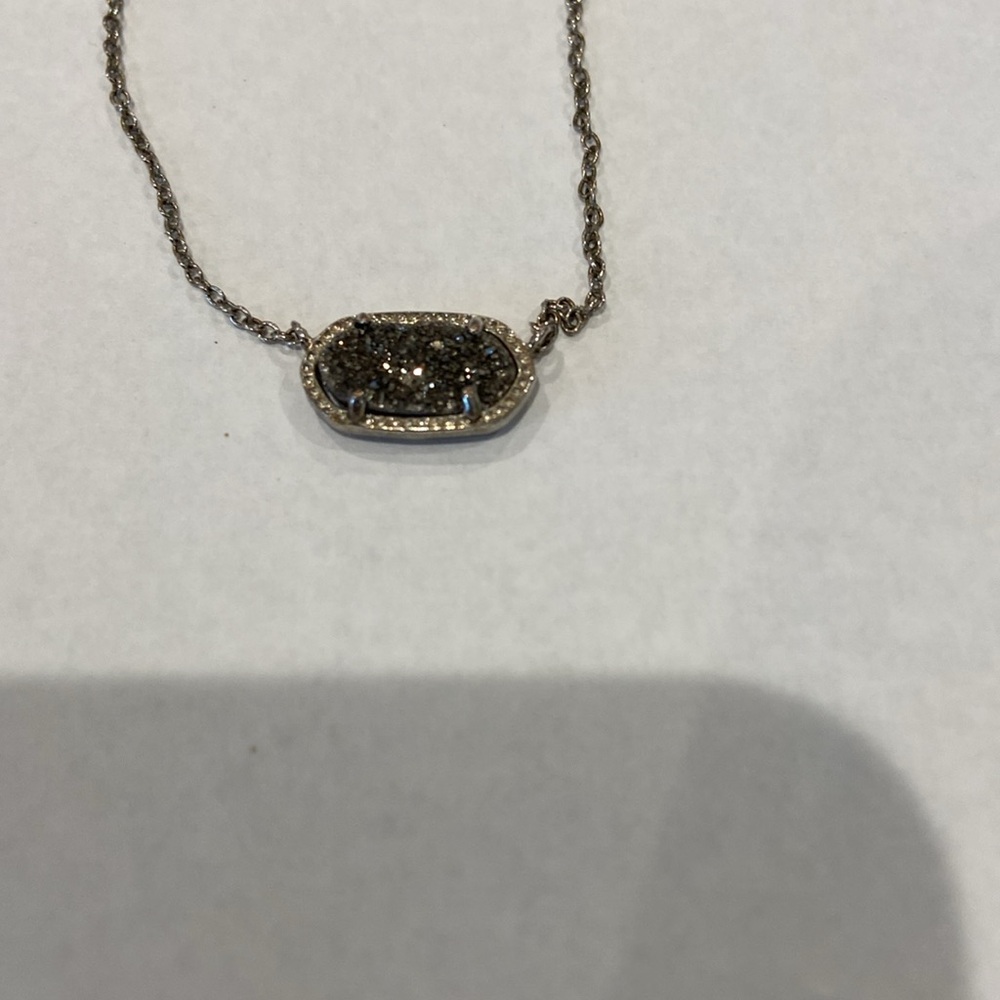 Kendra Scott silver Elisa necklace w grey drusy stone - Picture 2 of 3